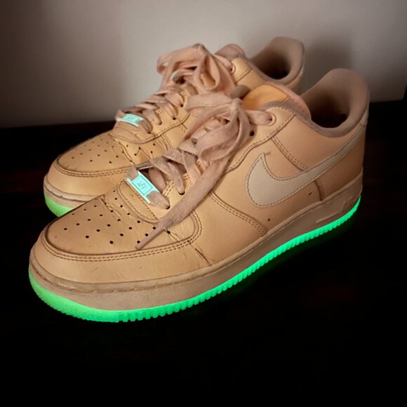Wmns Air Force 1 'Orange Pulse' sneaker - Picture 11 of 13